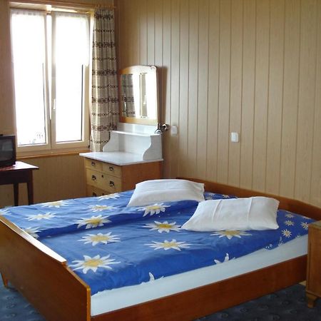 Les Tilleuls Hotel Gorgier Szoba fotó
