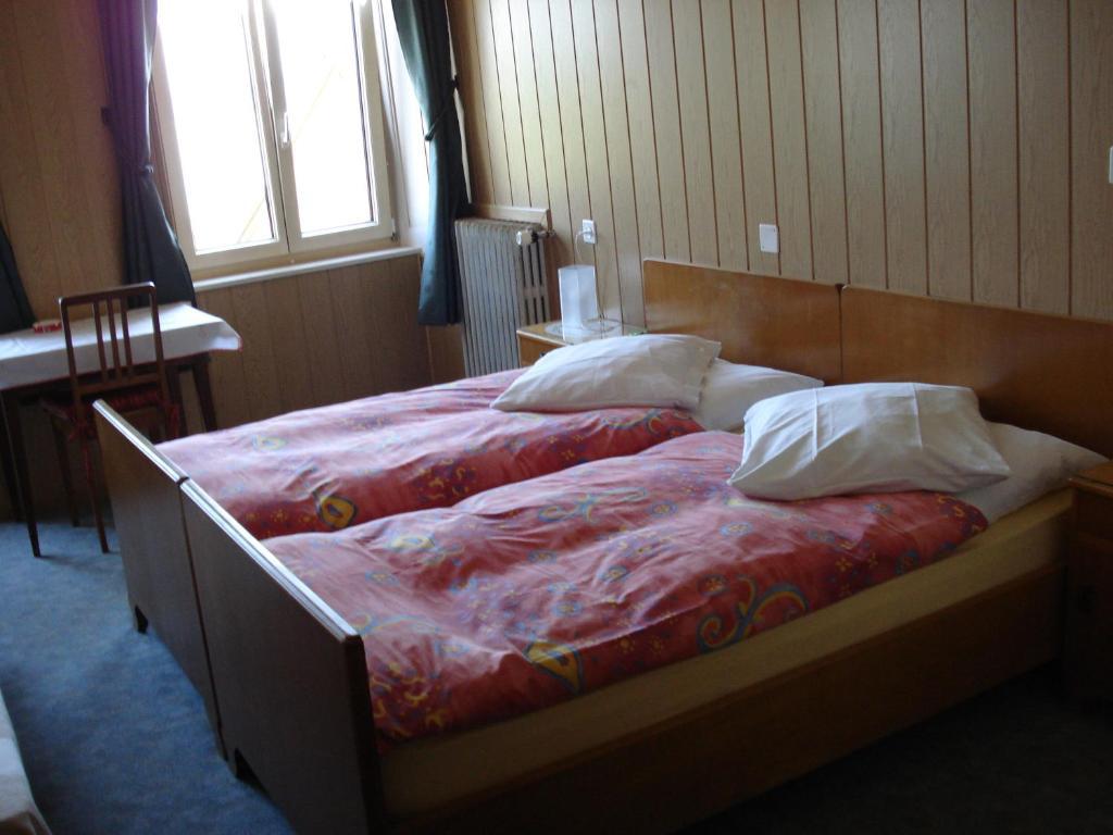Les Tilleuls Hotel Gorgier Szoba fotó